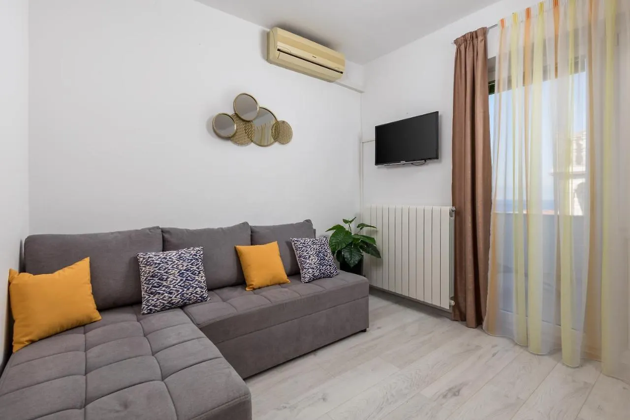 Guest house Apartments And Rooms With Parking Space Kraljevica - 17589
