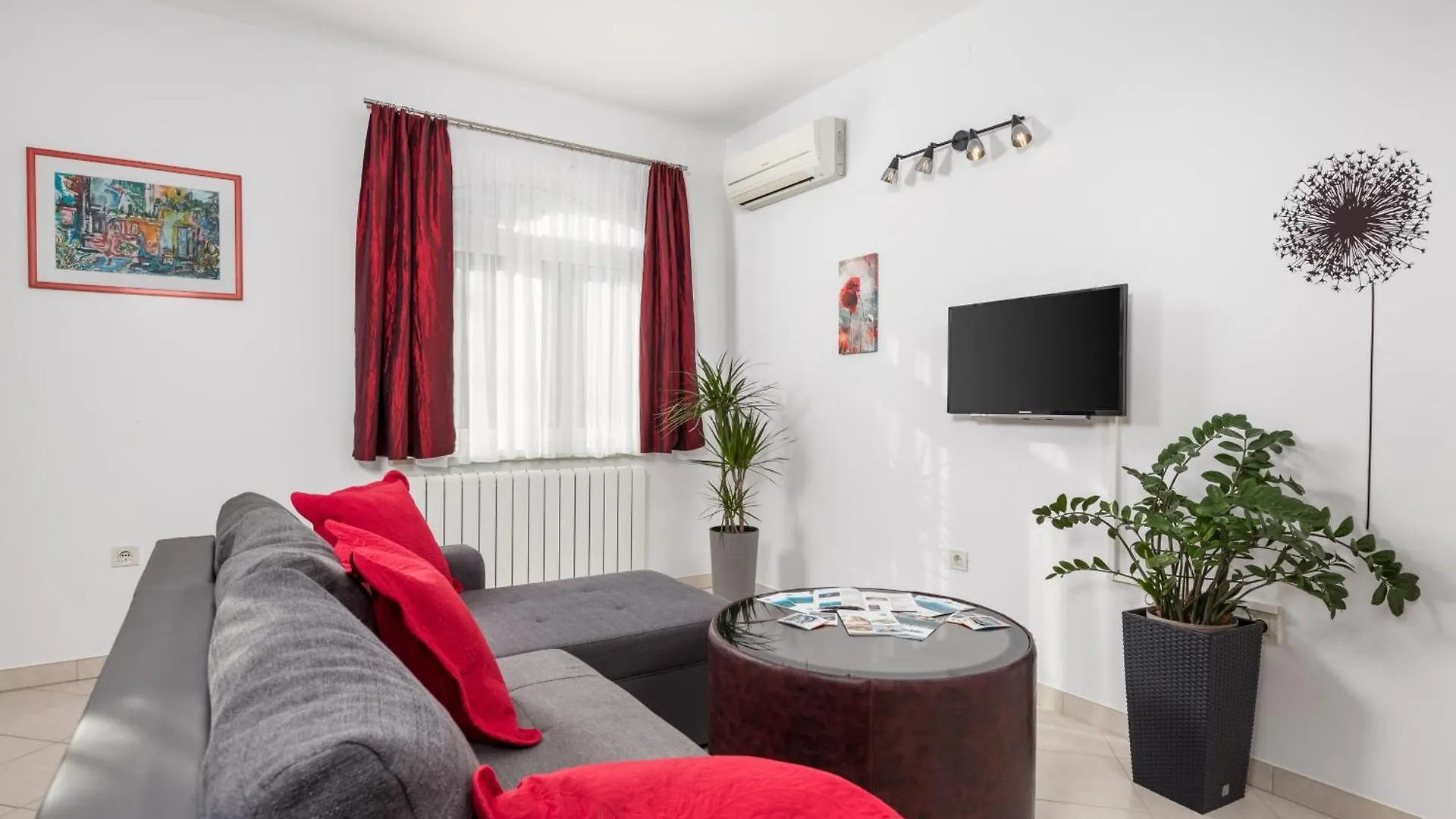 *** Konukevi Apartments And Rooms With Parking Space Kraljevica - 17589 Hırvatistan