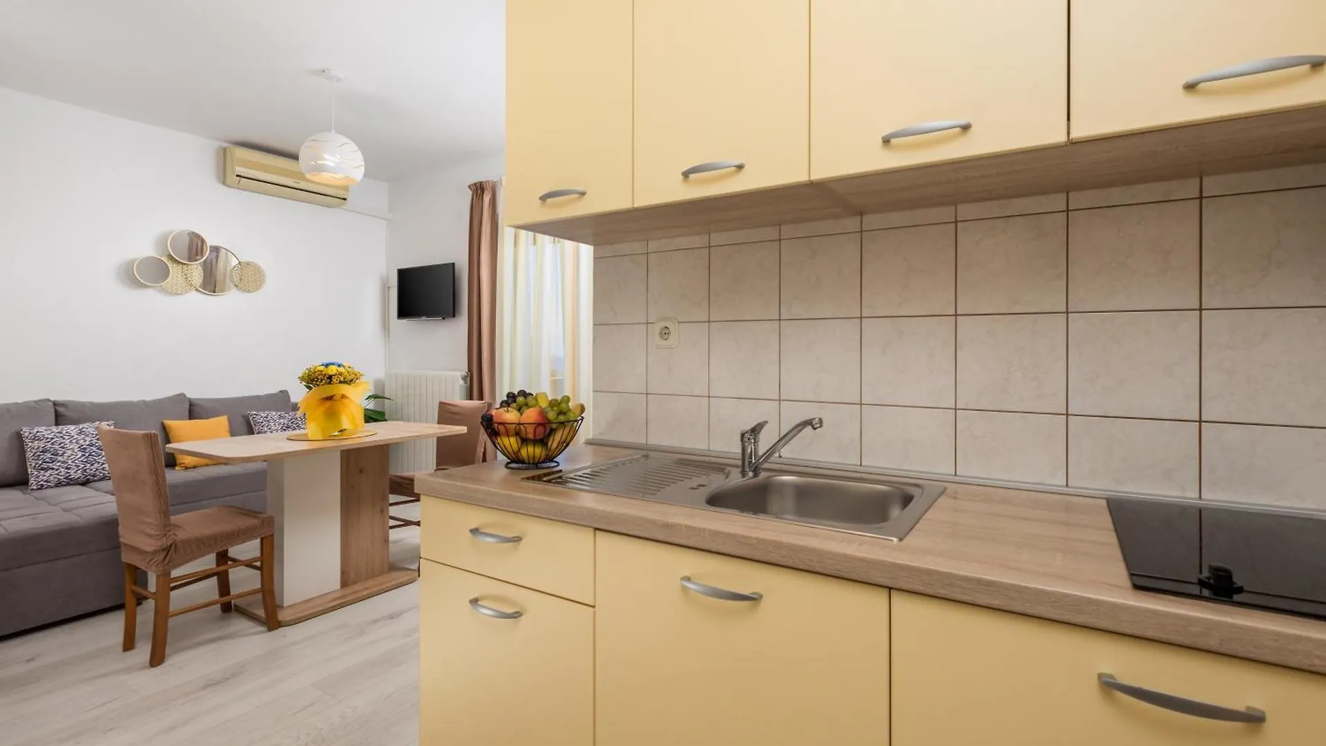 Apartments And Rooms With Parking Space Kraljevica - 17589 3*,