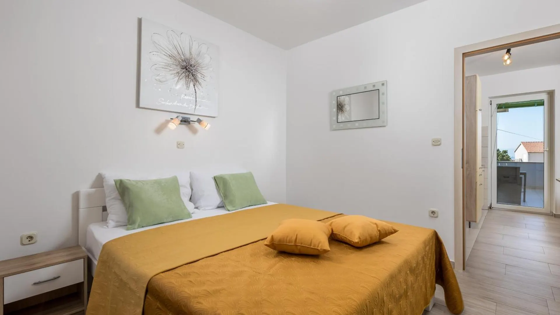 Konukevi Apartments And Rooms With Parking Space Kraljevica - 17589
