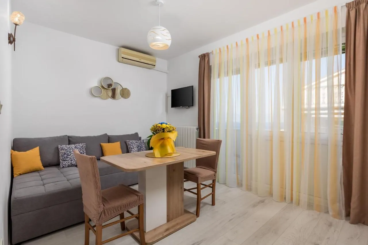 Guest house Apartments And Rooms With Parking Space Kraljevica - 17589
